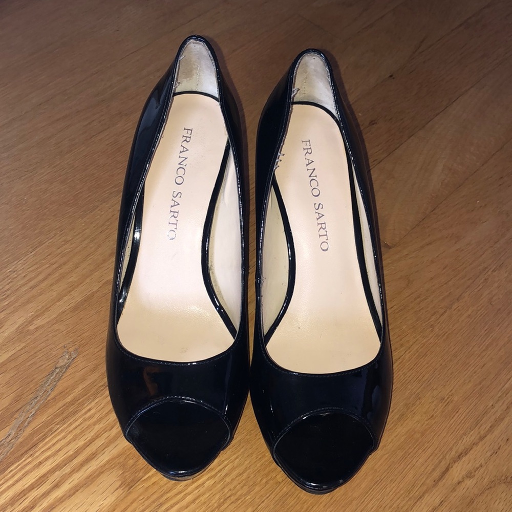 LIKE NEW Franco Sarto patent leather heel - Picture 1 of 4